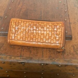 Elegant Tan Woven Leather Card Holder